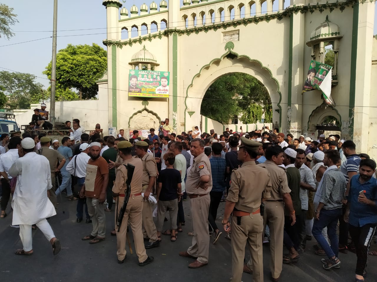 नफ़रत के साए में घिर गया है भारत का मुसलमान