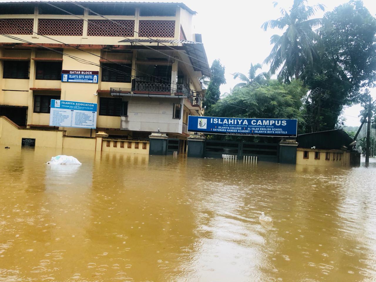 Flood and landslides kill 60 in Kerala