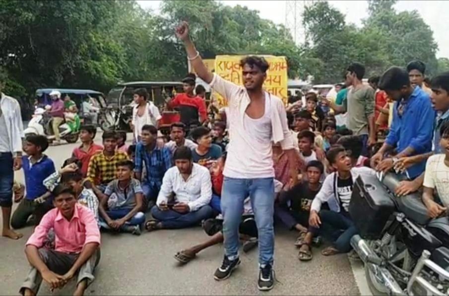 यूपी के हरदोई में दलितों पर बढ़ते उत्पीड़न पर लगातार उठ रहे हैं सवाल !