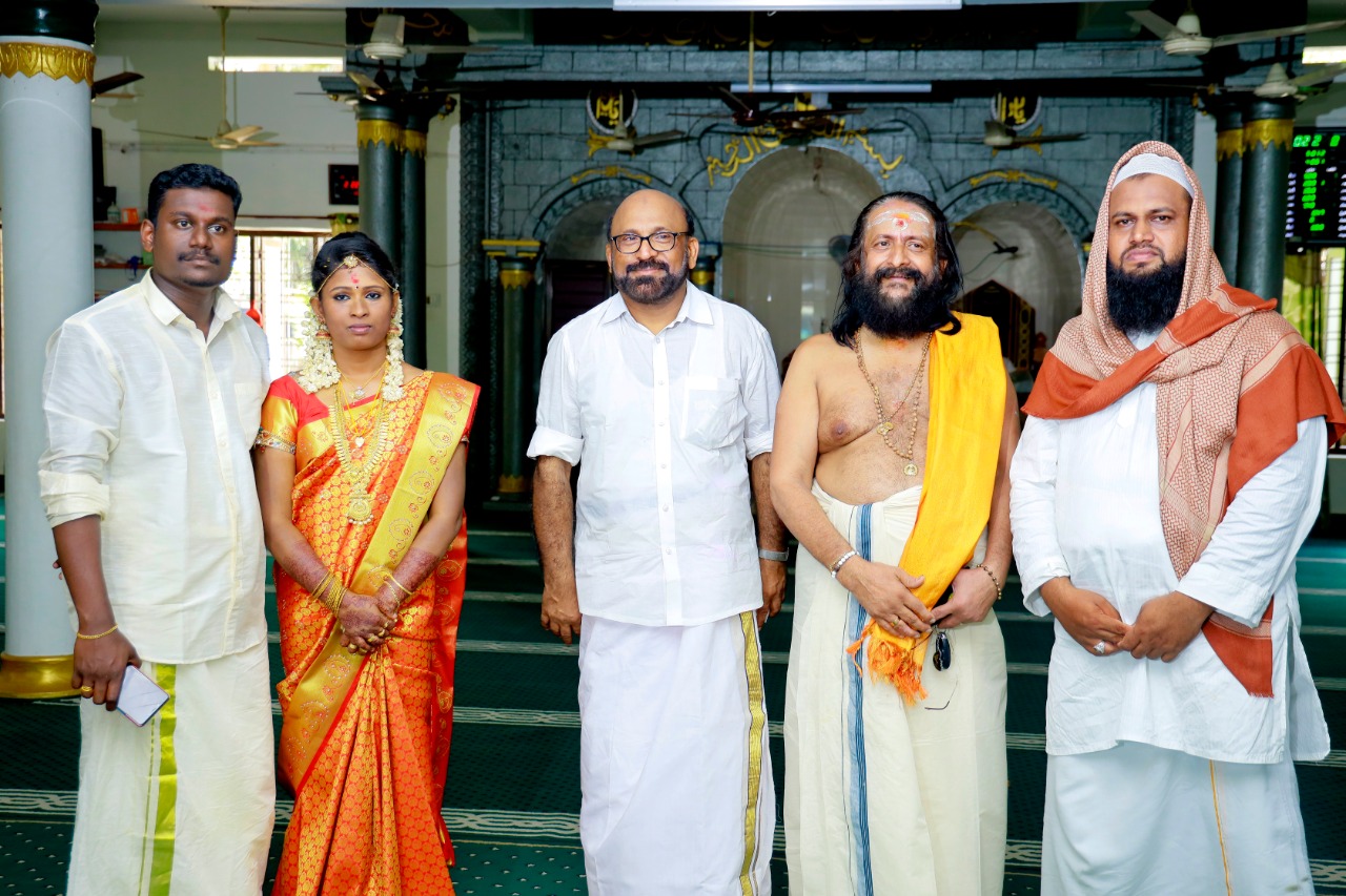 So Many stories of communal harmony from Kerala, Hindu wedding in the Mosque is one of them