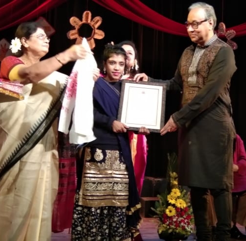 Ayesha Noor, the Karate champion from slums of Kolkata conferred with Tejaswini award