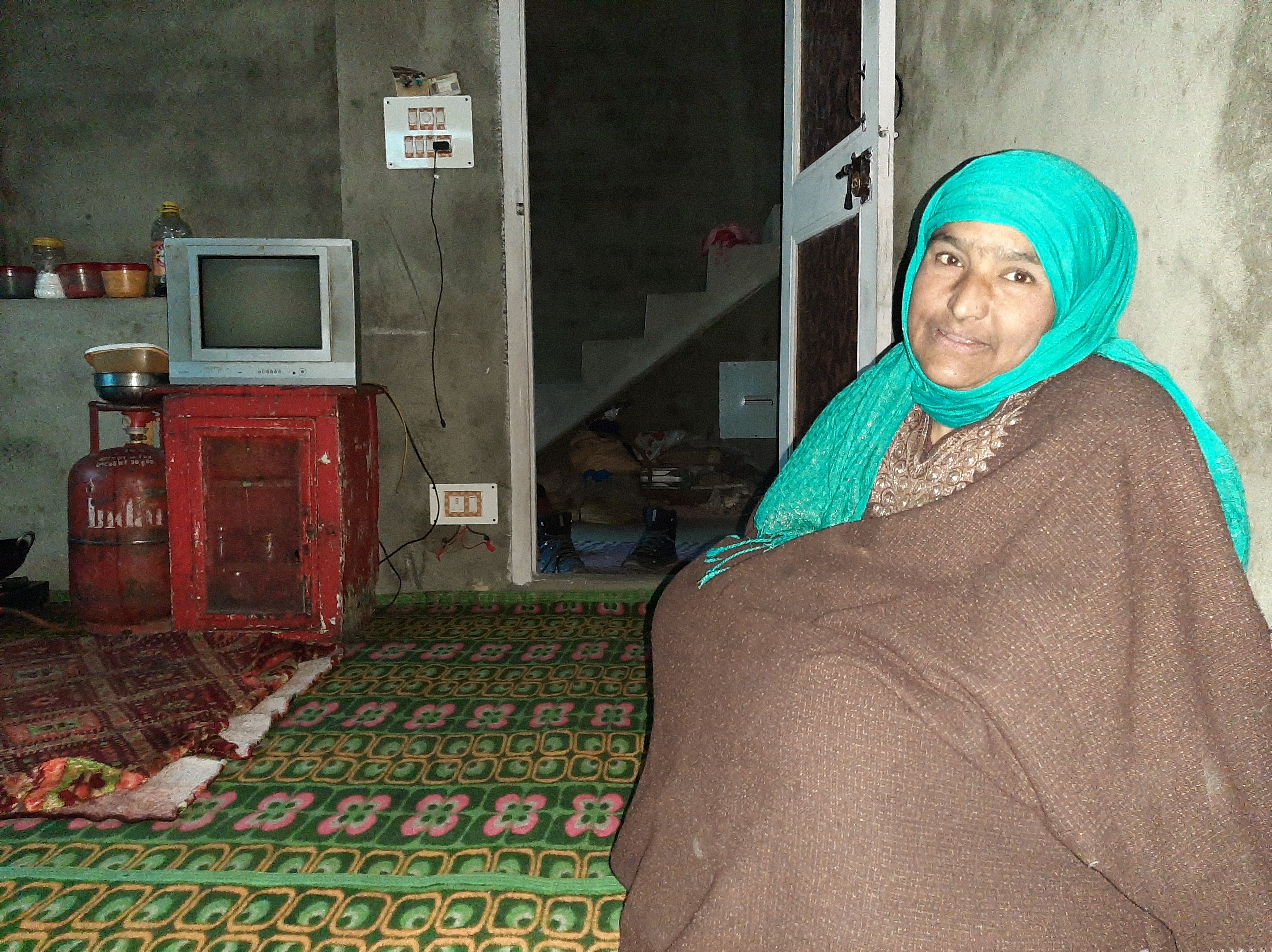 Un-ending Tragedies IV: To meet her jailed son, this Kashmiri mother is begging door to door