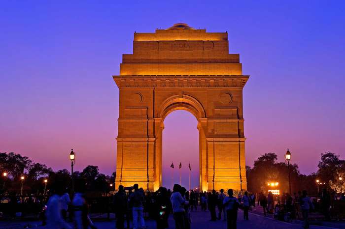 दिल्ली हिंसा: दिल्ली में अफवाहों और डर के नाम रही रविवार की रात