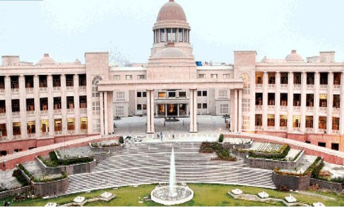 यूपीः योगीराज में पूरा न्याय पाने को तरस रही है आधी आबादी