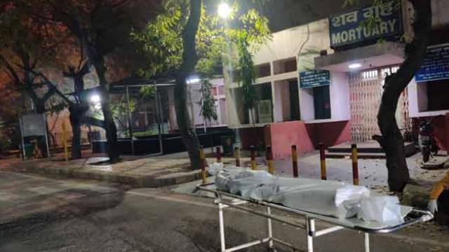 हिंसा के बाद दिल्ली का हालः 20 से ज्यादा लाशें पड़ी हैं जीटीबी हॉस्पिटल में, पुलिस पर उठ रहे सवाल