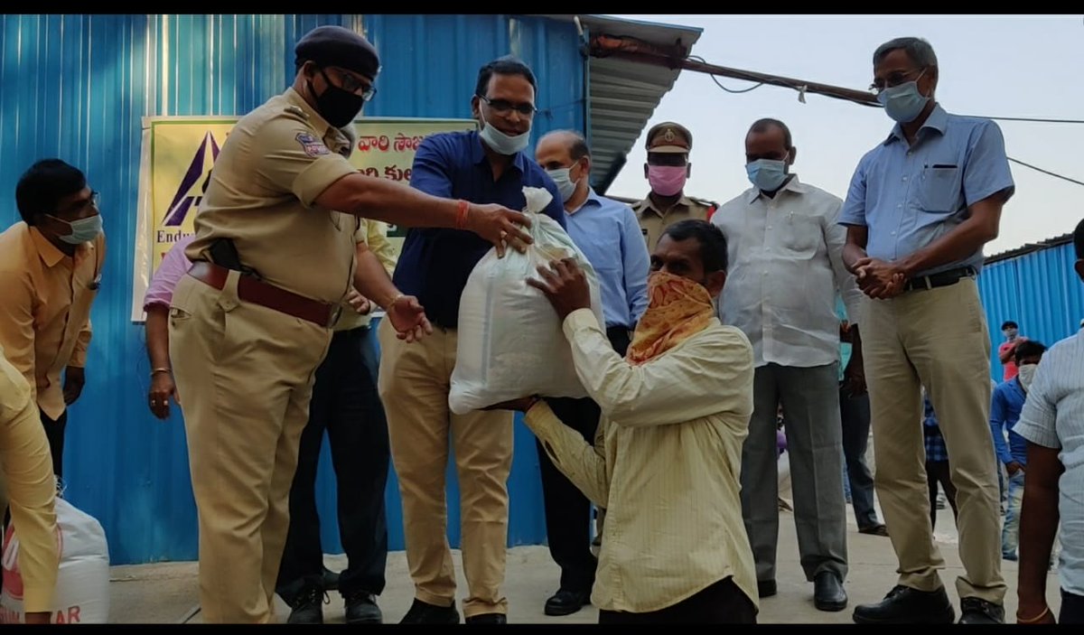 Kind gestures not brute force is the way for policemen on the frontline of Corona battle