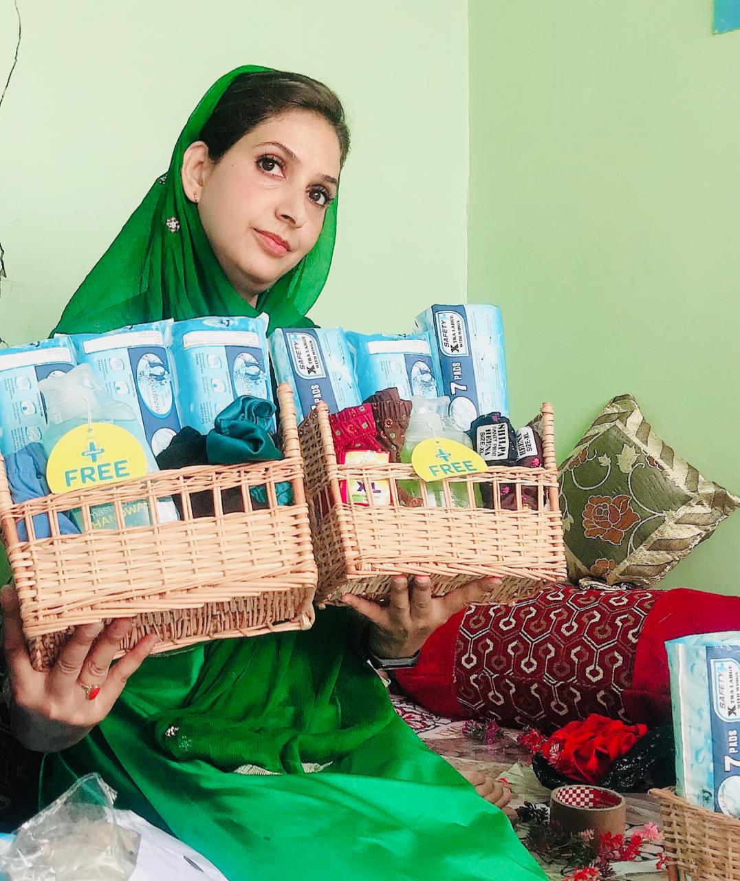 This Kashmiri woman distributes sanitary napkins for free