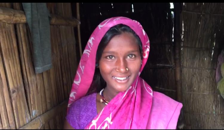 रियल बिहार : "हम घर से बाहर कम ही निकलते हैं। गांव के लोग डोमनी-डोमनी कहकर बुलाते हैं" !