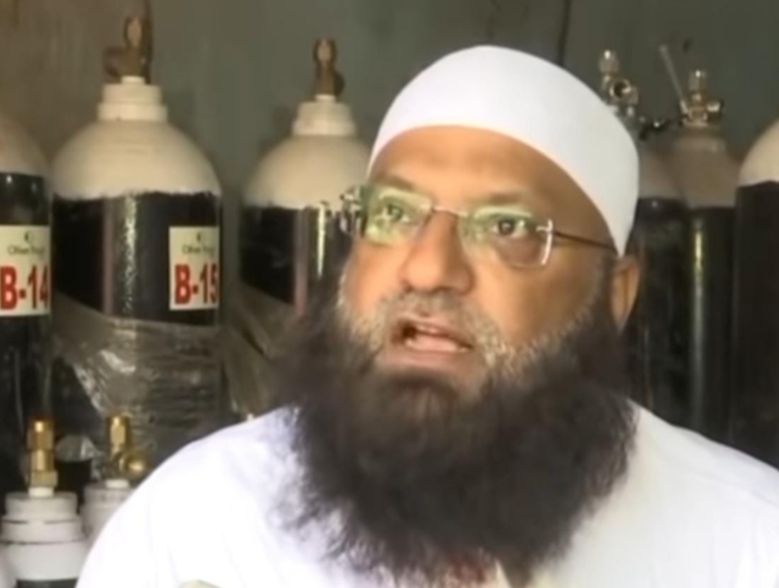 कोरोना संकट : मुफ्त में ऑक्सीजन बांट रहे हैं जफर और जाकिर