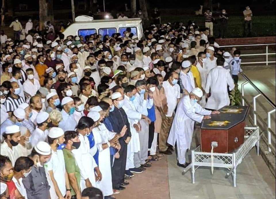 नम आंखों के साथ दानिश सुपुर्द ए खाक !