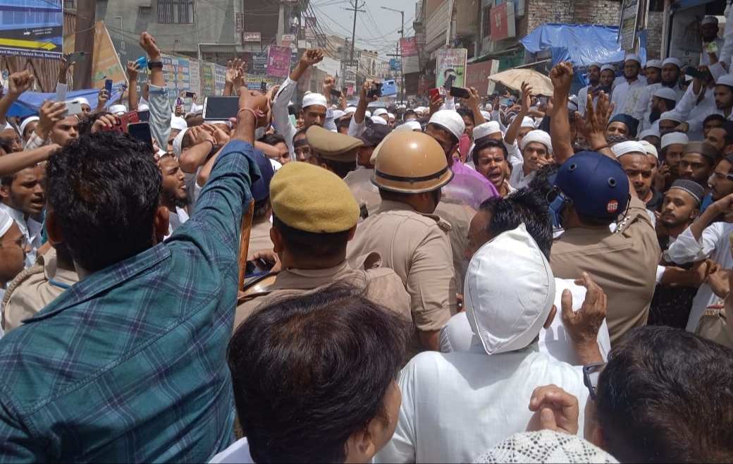 दिल्ली पुलिस ने नफरत फैलाने वालों पर एफआईआर में बनाया बैलेंस गणित !