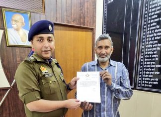 मोदीनगर के 'आसमोहम्मद' ने पुलिस को लौटा दिए सड़क पर मिले 25 लाख