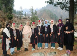 Ramadan Special: Bandipora's tribal girl promotes cultural heritage during the holy month of fasting