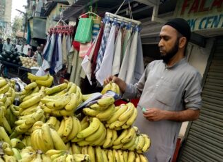 Ramadan Special: A fruit seller’s story of hard work, dedication and unwavering spirit