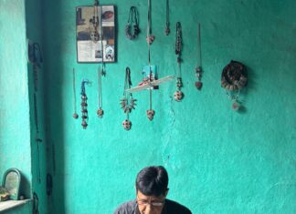 The Last Guardian of Turquoise: Mohammad Hanief’s Struggle to Preserve Kashmir's Dying Art