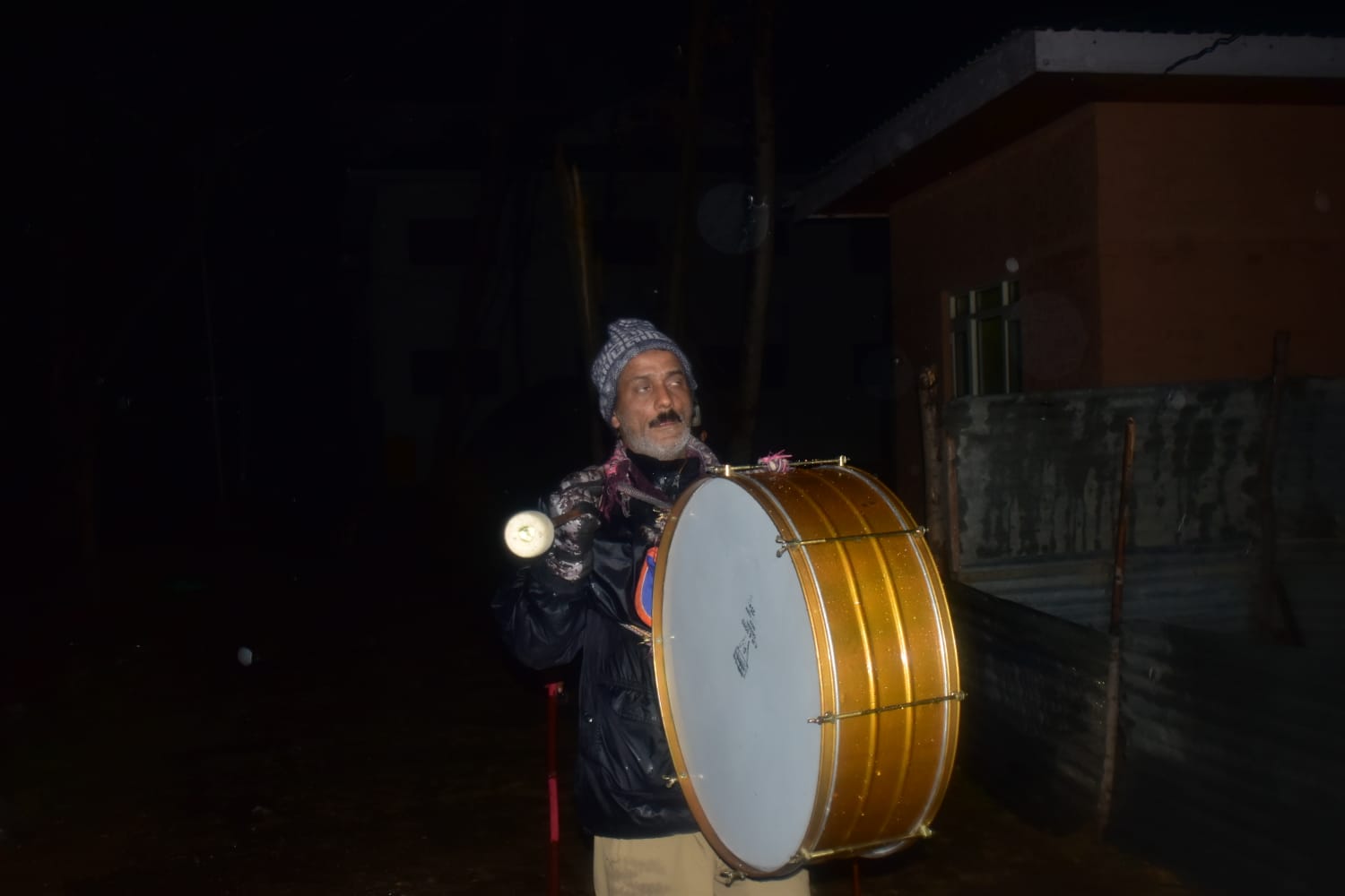 Kashmir’s 'Sahar Khans': The Timeless Drummers Keeping Ramadan Tradition Alive in the Digital Age