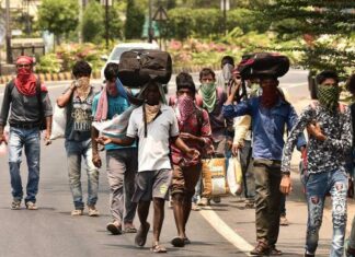 Bihar’s Long Voting Lines Shadowed by the Migration Express