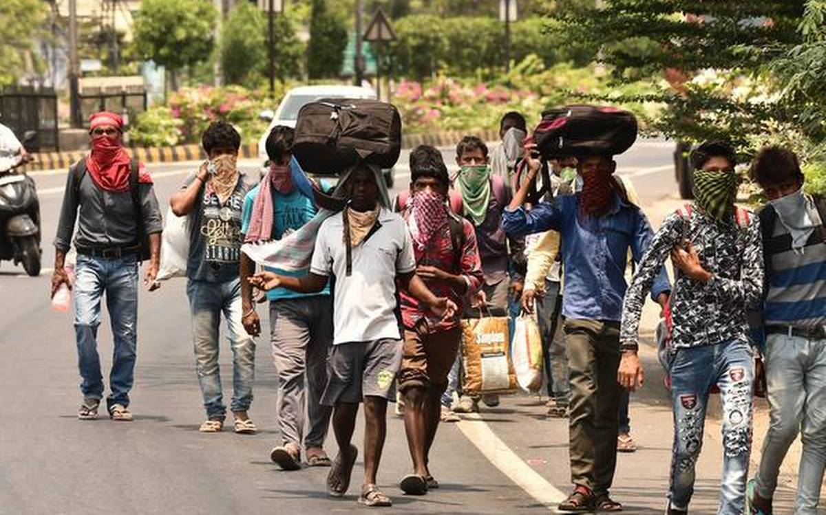 Bihar’s Long Voting Lines Shadowed by the Migration Express